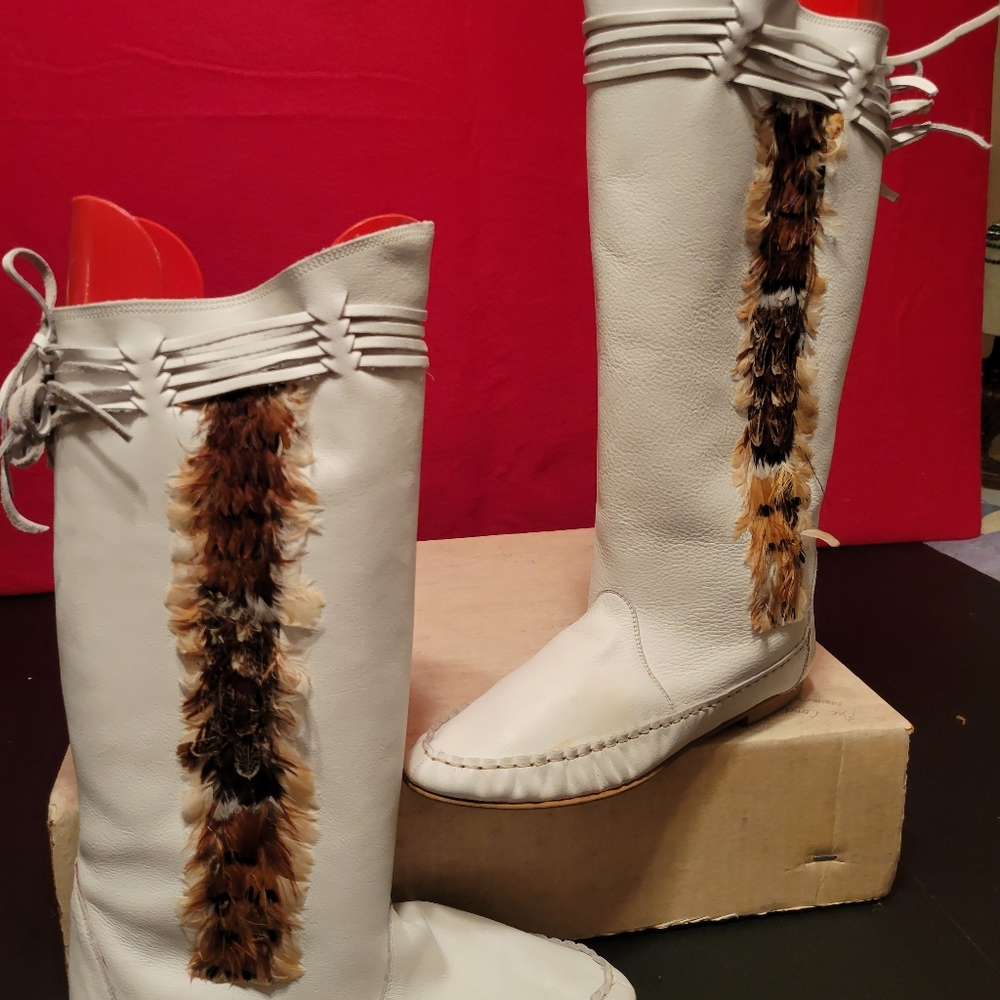 Wild Pair women's Leather Boots